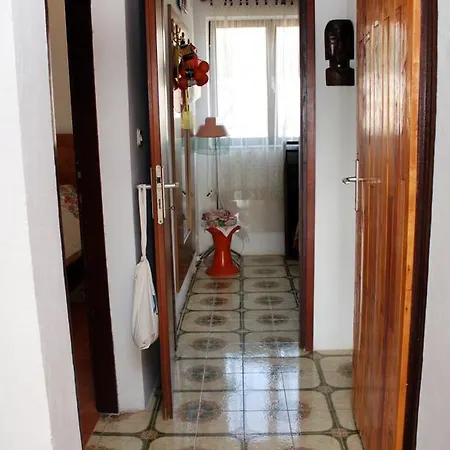 Ostricka Luka 4877a Apartment