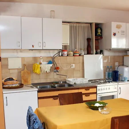 Ostricka Luka 4877a Rogoznica (Sibenik-Knin)