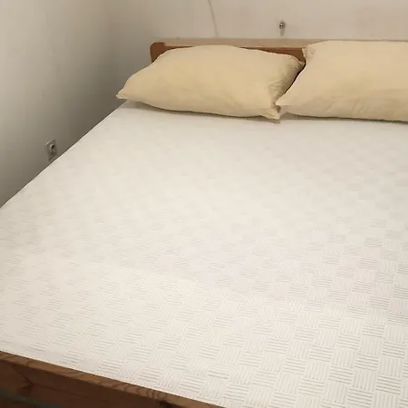 Ostricka Luka 4877a Rogoznica (Sibenik-Knin)