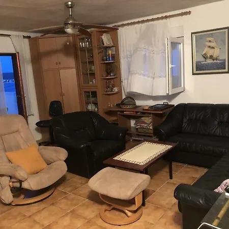 Ostricka Luka 4877a Apartment *