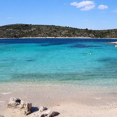 Ostricka Luka 4877a * Rogoznica (Sibenik-Knin)