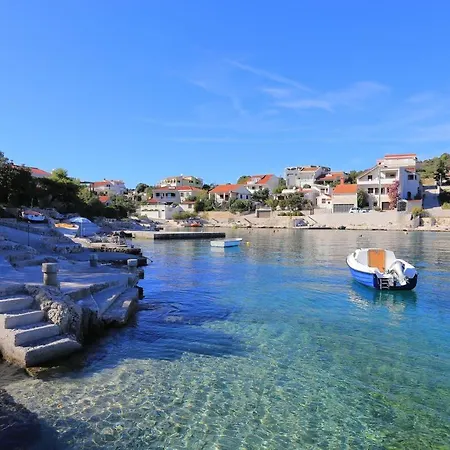Ostricka Luka 4877a Rogoznica (Sibenik-Knin)